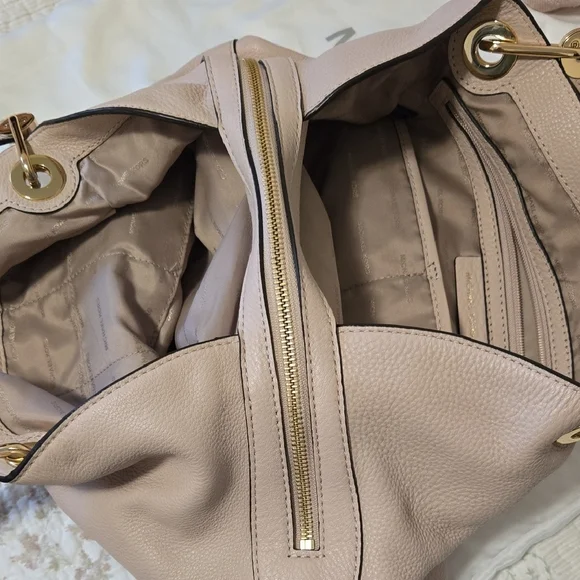 Michael Kors Soft Pebbled Leather Blush Shoulder Bag - Picture 9 of 16